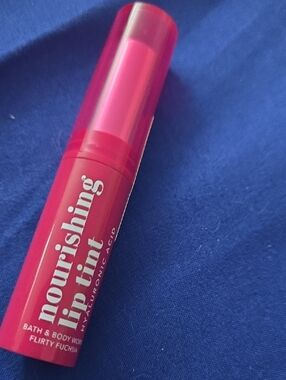 Brand New Bath & Body Works Flirty Fuchsia Nourishing Lip Tint